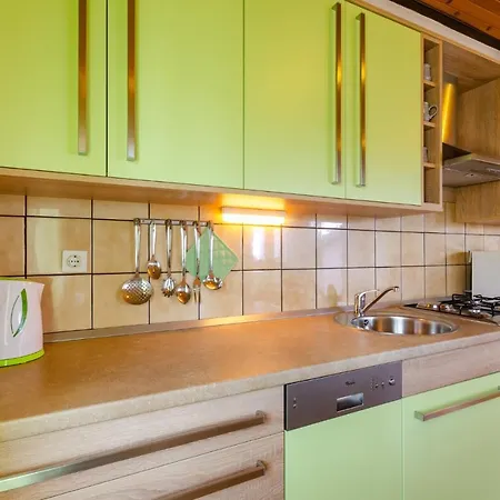 Horvat Apartment *