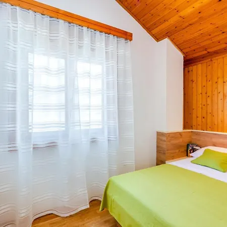 Horvat Apartment *